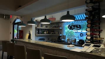 Bar (en la propiedad)
