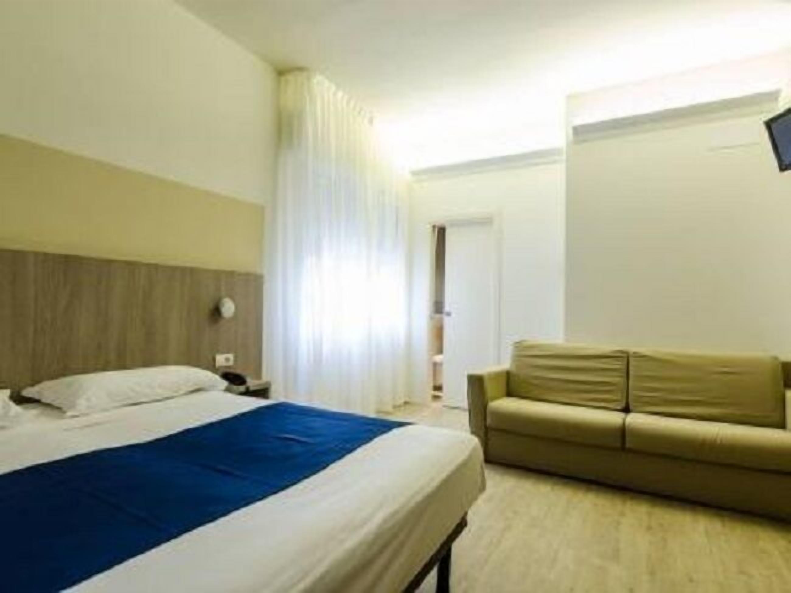 1 bedroom, in-room safe, desk, cots/infant beds