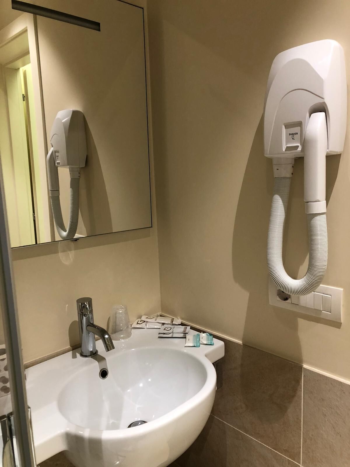shower, free toiletries, hair dryer, bidet