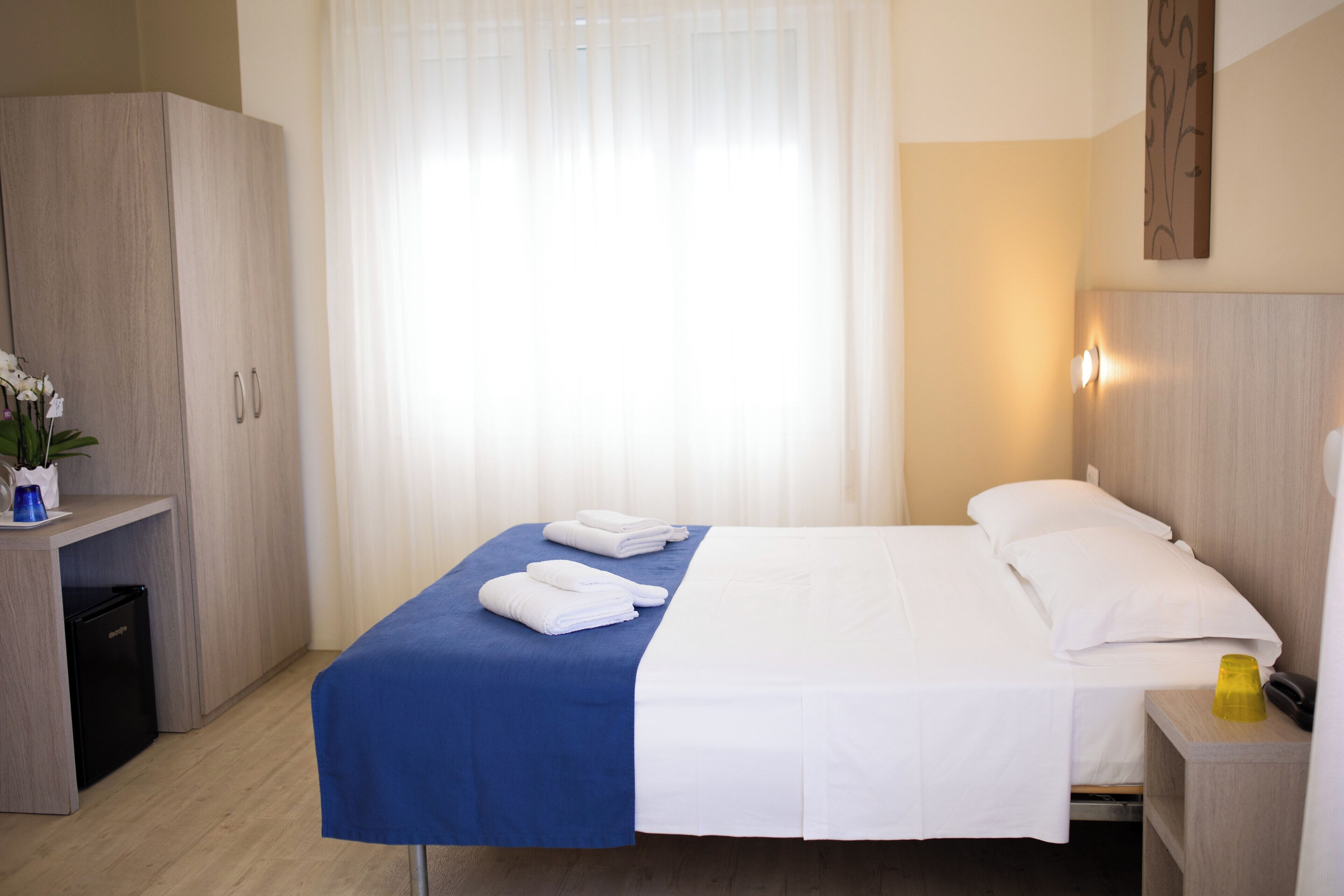 basic quadruple room | 1 bedroom, in-room safe, desk, cots/infant beds