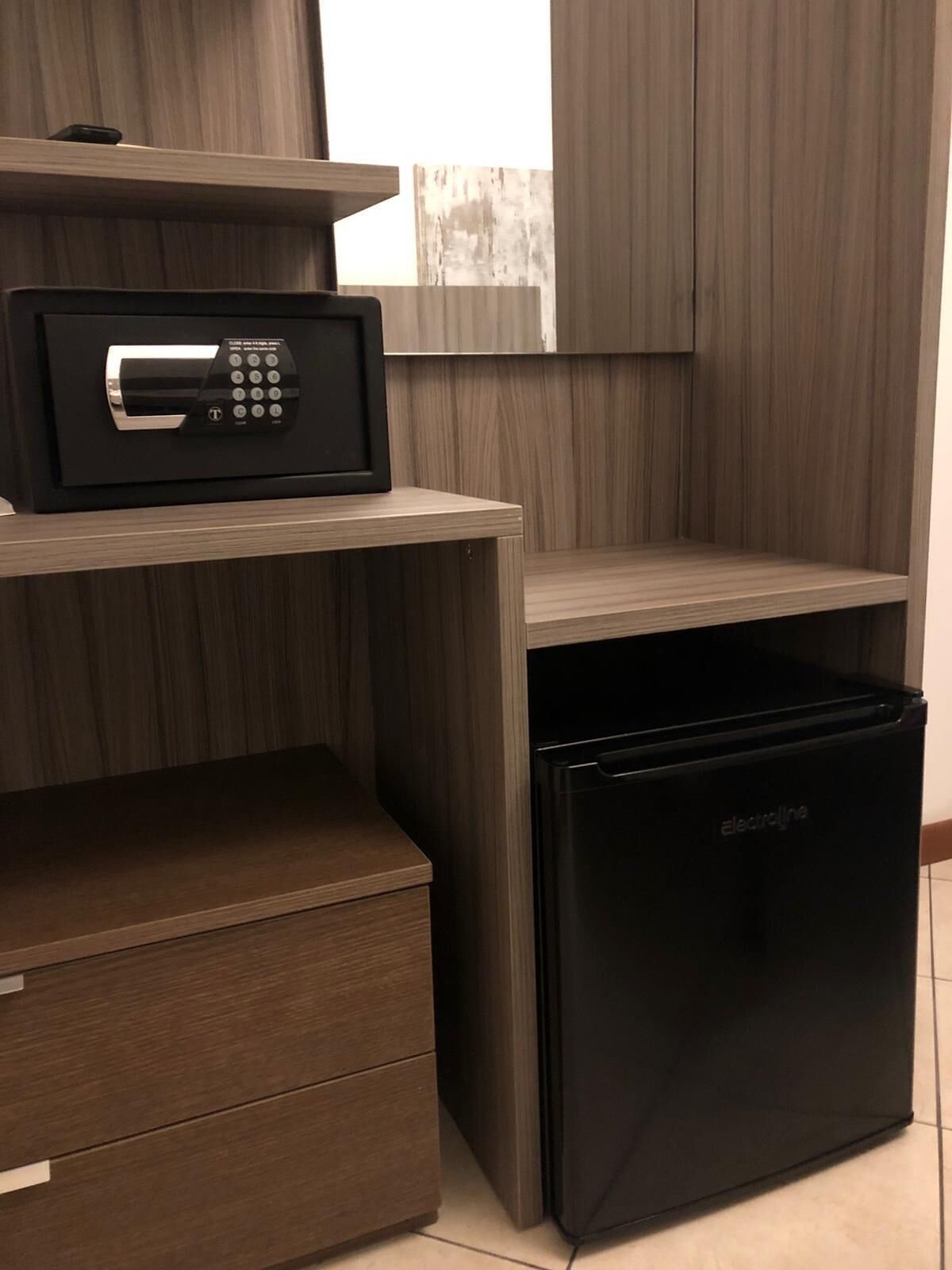 basic double or twin room | 1 bedroom, in-room safe, desk, cots/infant beds