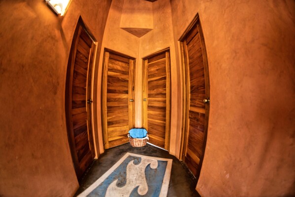 Family Room | Bathroom | Shower, towels, soap, shampoo