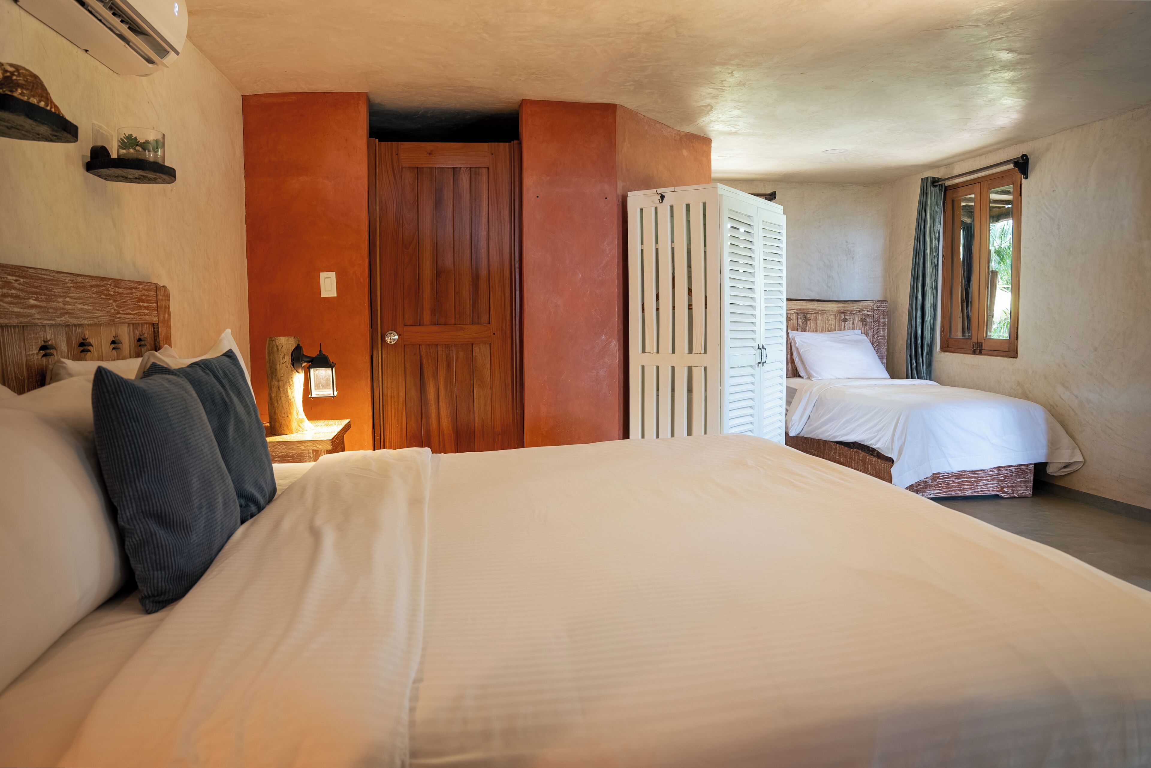 In-room safe, free WiFi, bed sheets