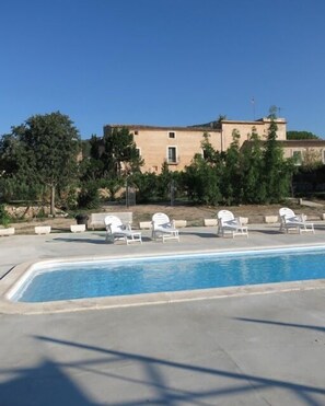 Hồ bơi ngoài trời 