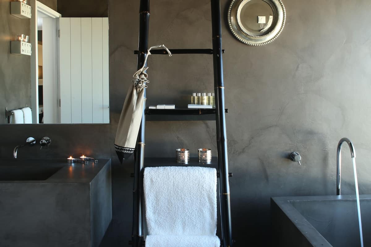 suite | minibar, in-room safe, individually decorated, soundproofing