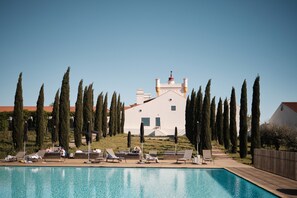 Pool - Torre de Palma Wine Hotel, Monforte, a Member of Design Hotels (Monforte)