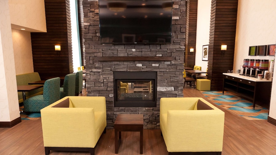 Hampton Inn & Suites by Hilton Regina East Gate