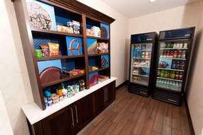 Snack bar - Hampton Inn & Suites by Hilton Regina East Gate (Regina)