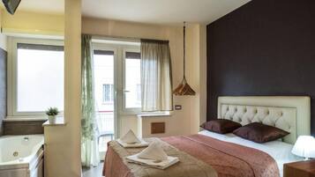 Quarto casal superluxo, 1 cama Queen | Roupas de cama antialérgicas, edredons de pluma, camas Select Comfort