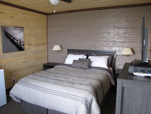 防音設備、WiFi (無料)、ベッドシーツ