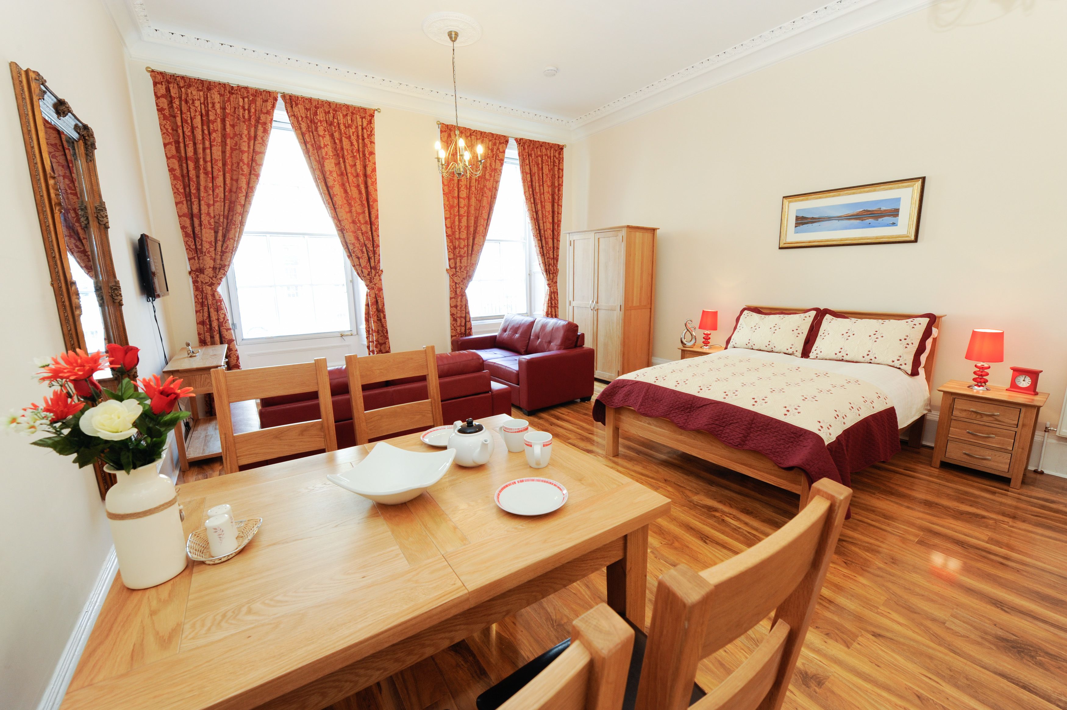 Photo - Edinburgh City Suites