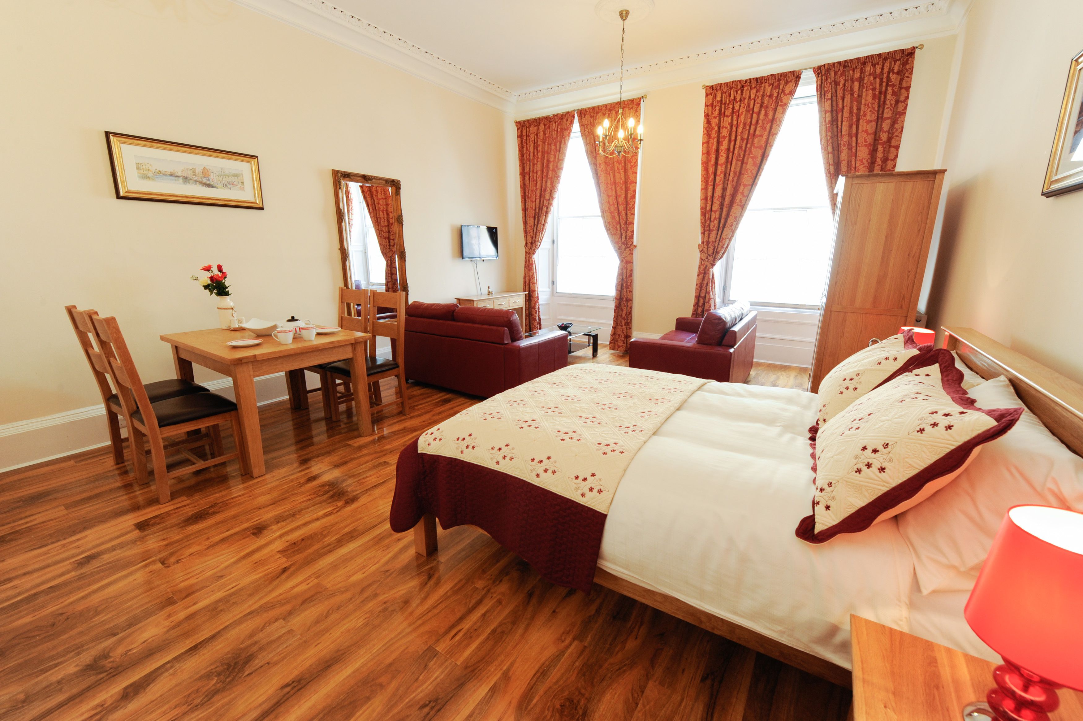 Photo - Edinburgh City Suites