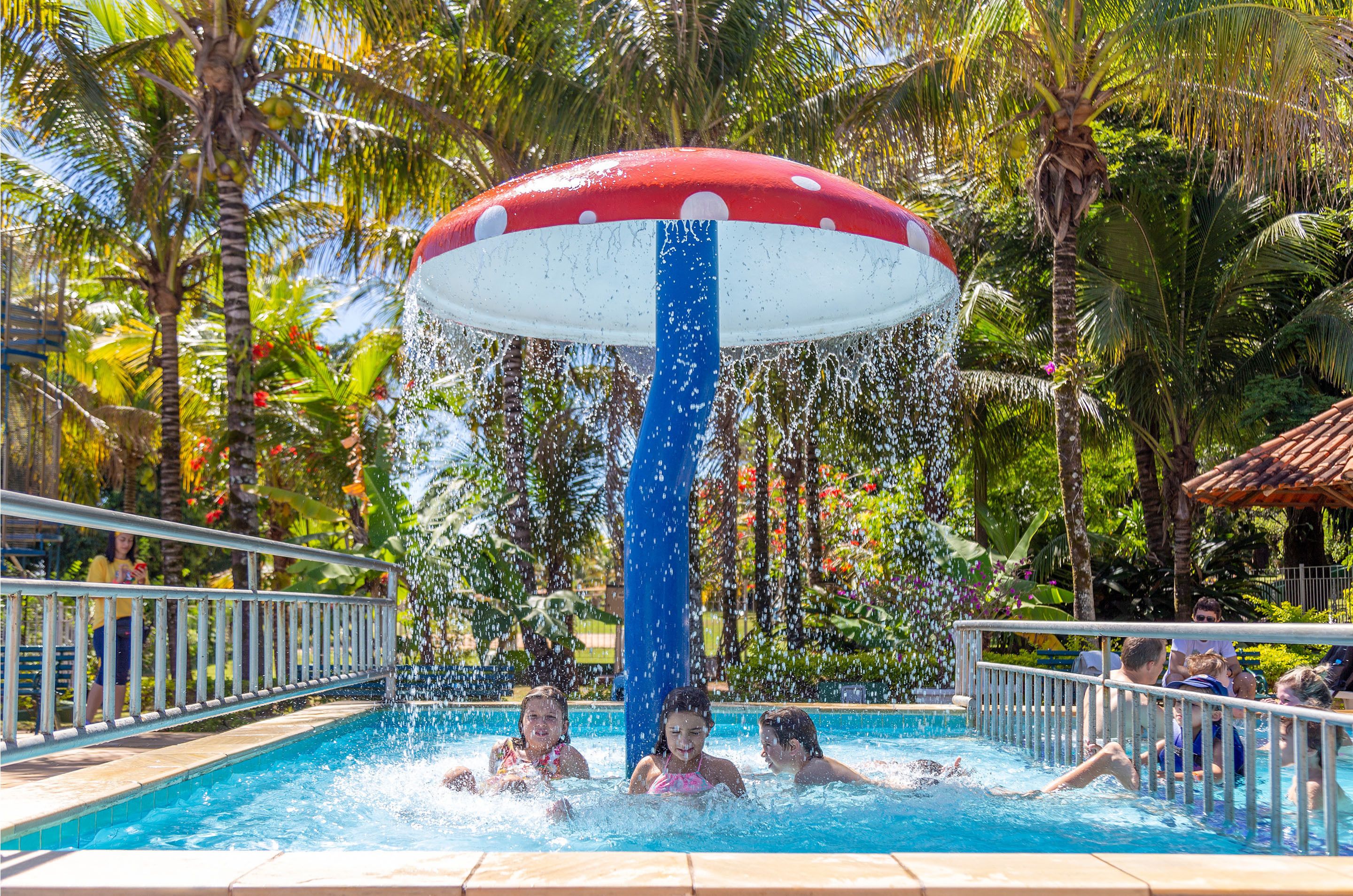 6 outdoor pools, open 10:00 AM to 6:30 PM, pool umbrellas, pool loungers