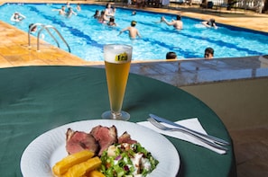 3 restaurants; breakfast, lunch and dinner served - Brotas Eco Hotel Fazenda (Brotas)