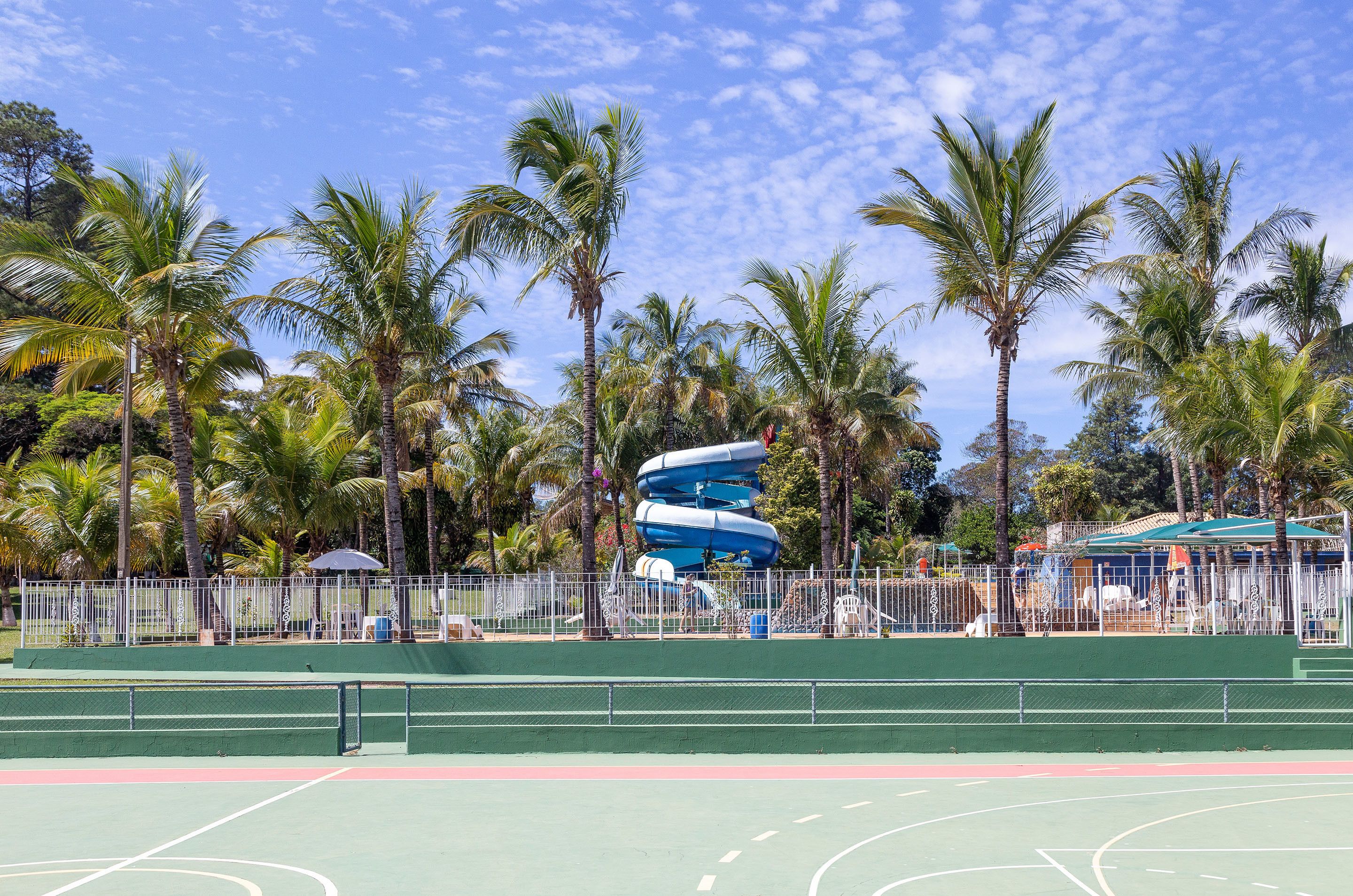 6 outdoor pools, open 10:00 AM to 6:30 PM, pool umbrellas, pool loungers