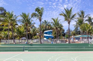 6 outdoor pools, open 10:00 AM to 6:30 PM, pool umbrellas, pool loungers - Brotas Eco Hotel Fazenda (Brotas)