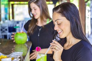 Poolside views, open daily - Brotas Eco Hotel Fazenda (Brotas)