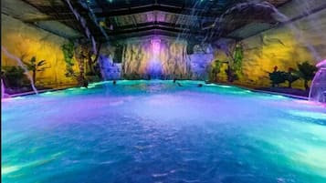 6 outdoor pools, open 10:00 AM to 6:30 PM, pool umbrellas, sun loungers