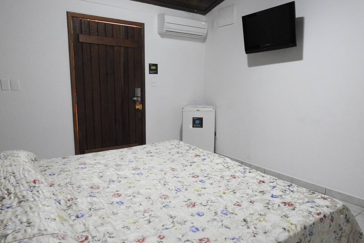 Habitación económica con 2 camas individuales | Minibar, caja fuerte, ropa de cama