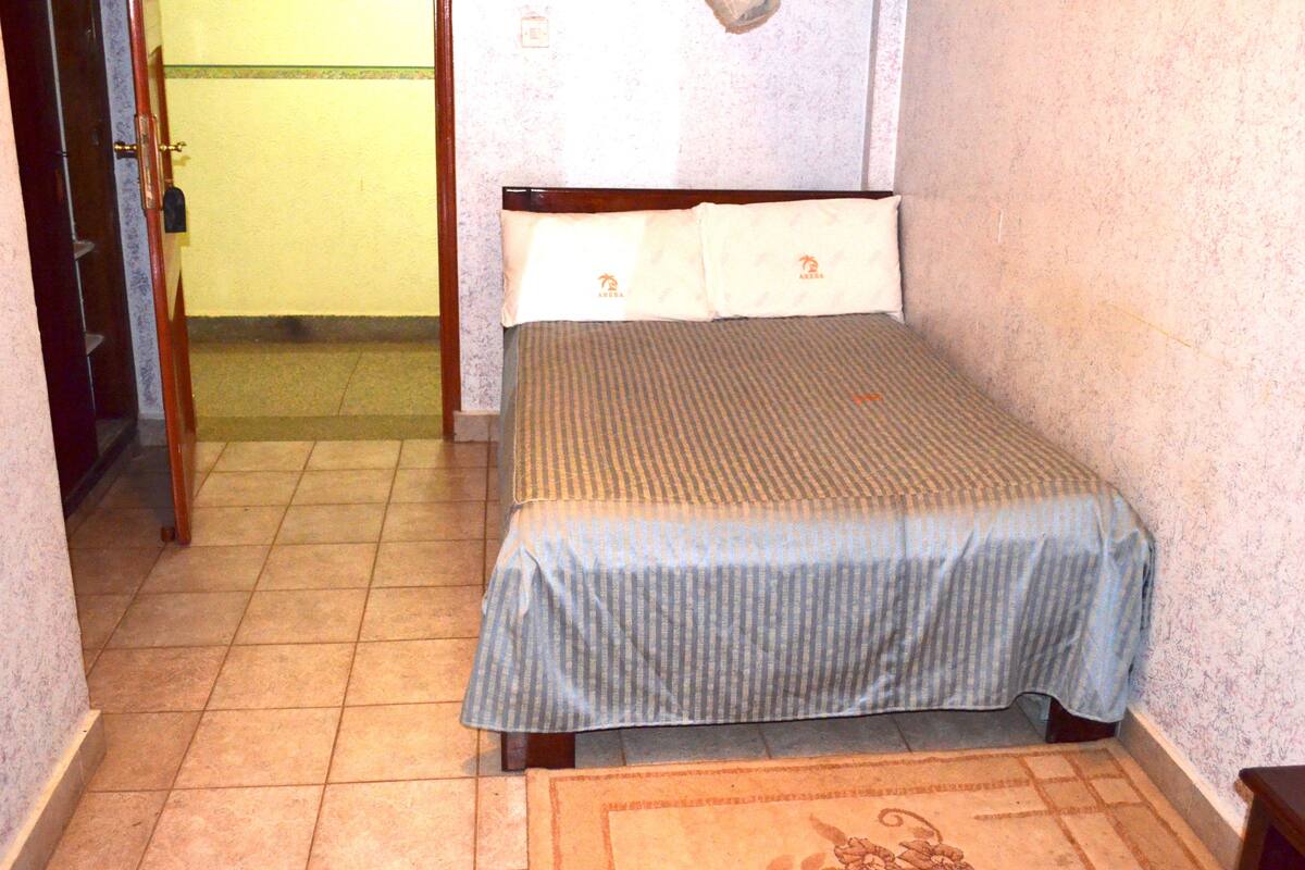 Single Room | Desk, blackout drapes, soundproofing, iron/ironing board (on request)