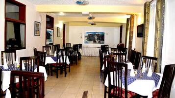 Café da manhã grátis todos os dias