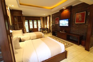 Deluxe Double or Twin Room | Garden view - Duta Garden Boutique Villa (Yogyakarta)
