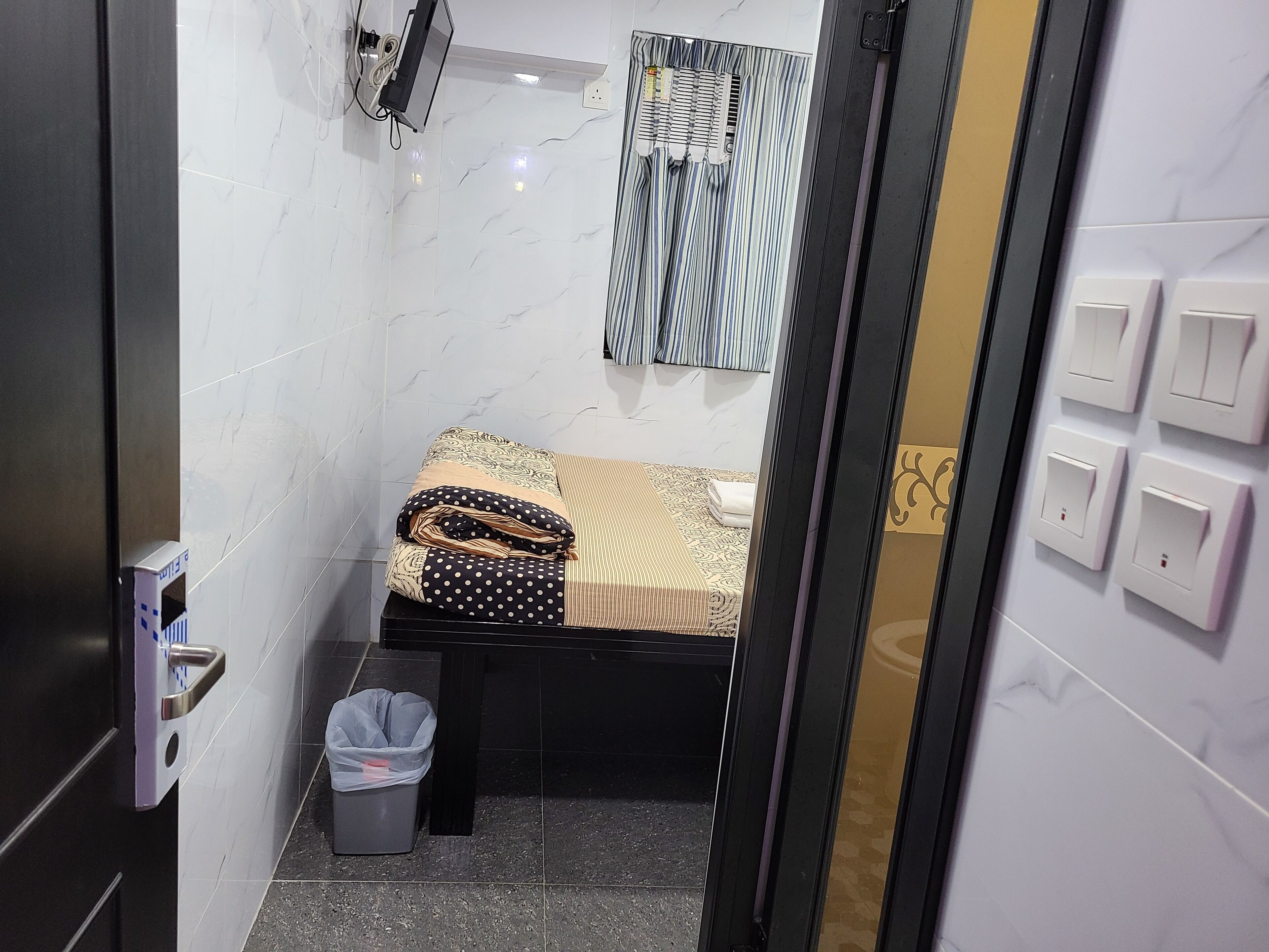 Photo - Manila Hotel -Hostel Block D FLAT D-8 24 HOUR RECEPTION