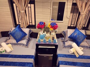 خزنة داخل الغرفة وواي فاي مجانًا
