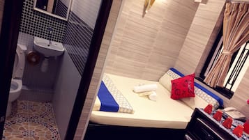 Széf a szobában, hangszigetelés, ingyenes wifi és ágynemű