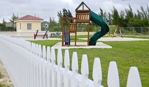 Khu vui chơi trẻ em - trong nhà