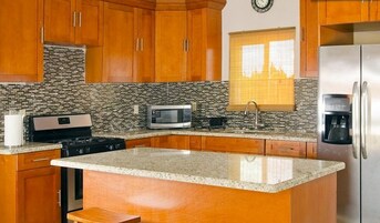 联排别墅 | 私人厨房 | 大冰箱、微波炉、烤箱、炉灶