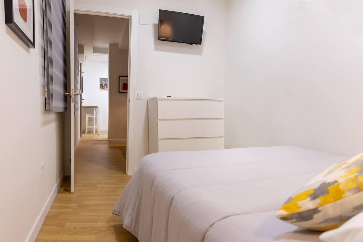 Deluxe Double Room | Minibar, desk, blackout drapes, iron/ironing board (on request)