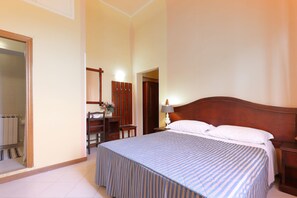 Skrivebord og wi-fi (inkludert)