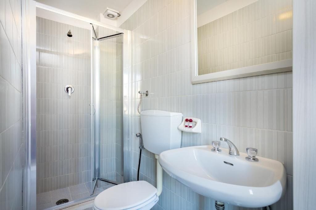 Combinazione doccia/vasca, set di cortesia gratuito, asciugacapelli