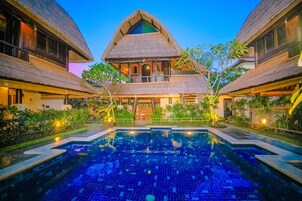 Outdoor pool, pool loungers