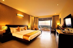 Minibar, caja de seguridad en la habitación y cortinas blackout 