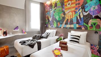Ropa de cama de alta calidad, caja fuerte, escritorio y wifi gratis