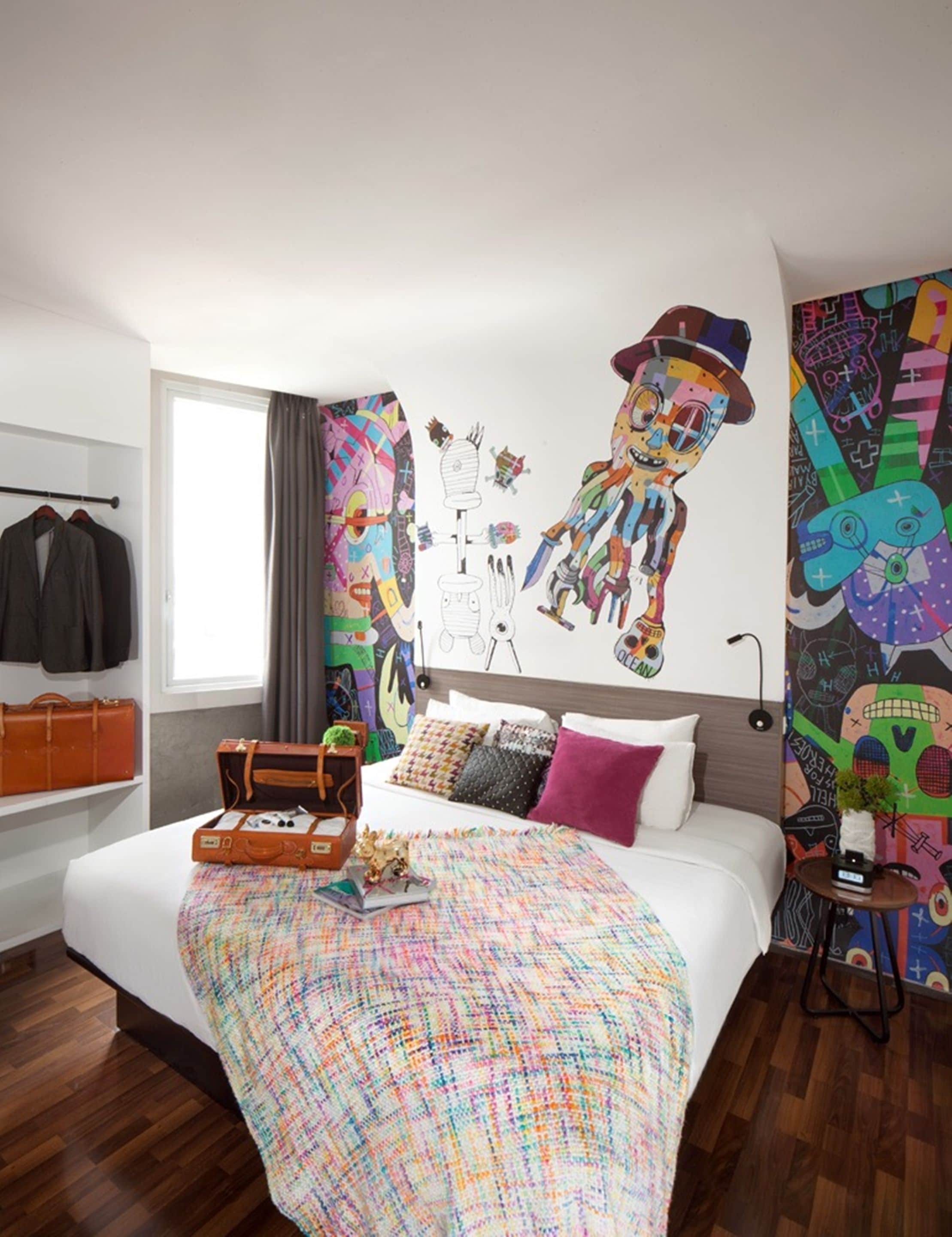 premium bedding, in-room safe, desk, free wifi