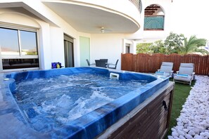 Apartment, 2 Bedrooms, Jetted Tub, Garden Area (Shoham 34)