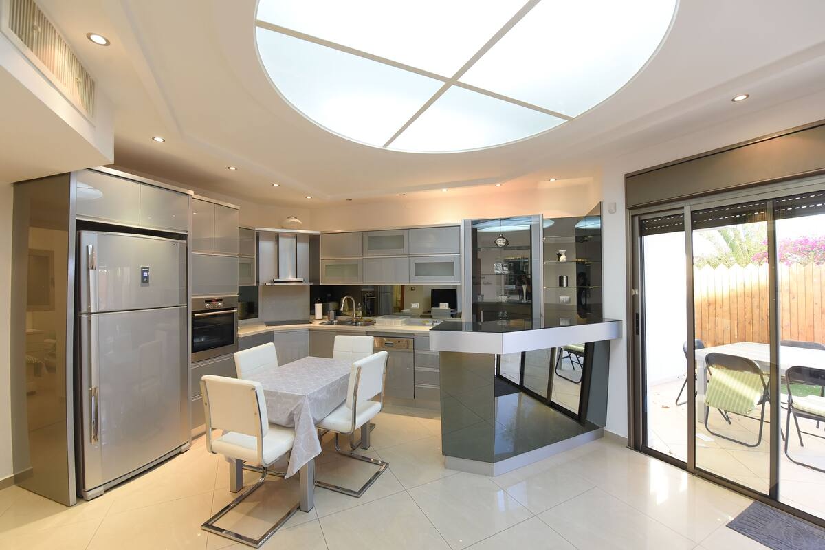 Apartment, 2 Bedrooms (Private Garden- Shoham 2 ) | 2 bedrooms, iron/ironing board, WiFi (free), bed sheets