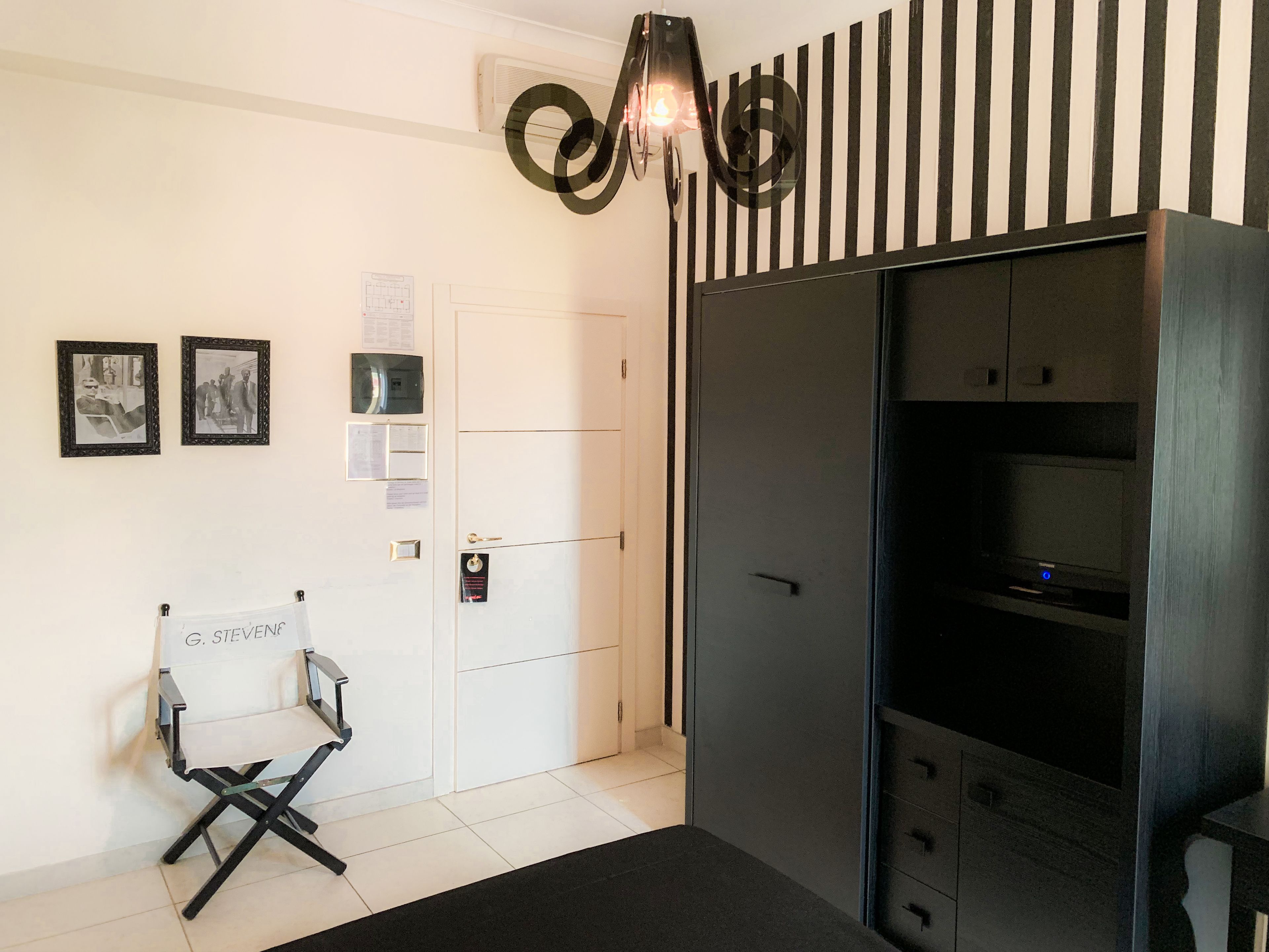 double room | 1 bedroom, minibar, in-room safe, individually decorated