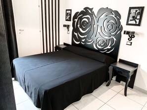 Habitació doble | Minibar, caixa forta a l'habitació, decoració individual i escriptori 