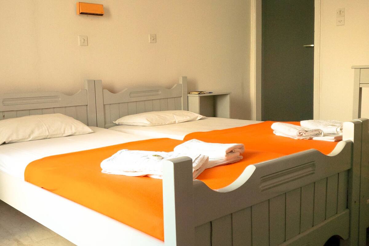Desk, rollaway beds, free WiFi