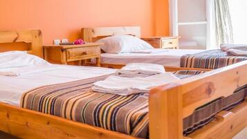 Desk, rollaway beds, free WiFi