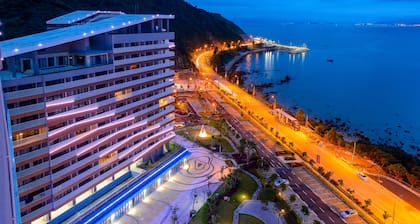 Lsland Skylight Resort