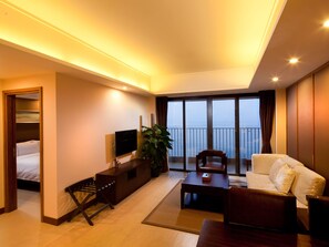 高級公寓, 2 間臥室 | 遮光窗簾/窗簾、免費 Wi-Fi