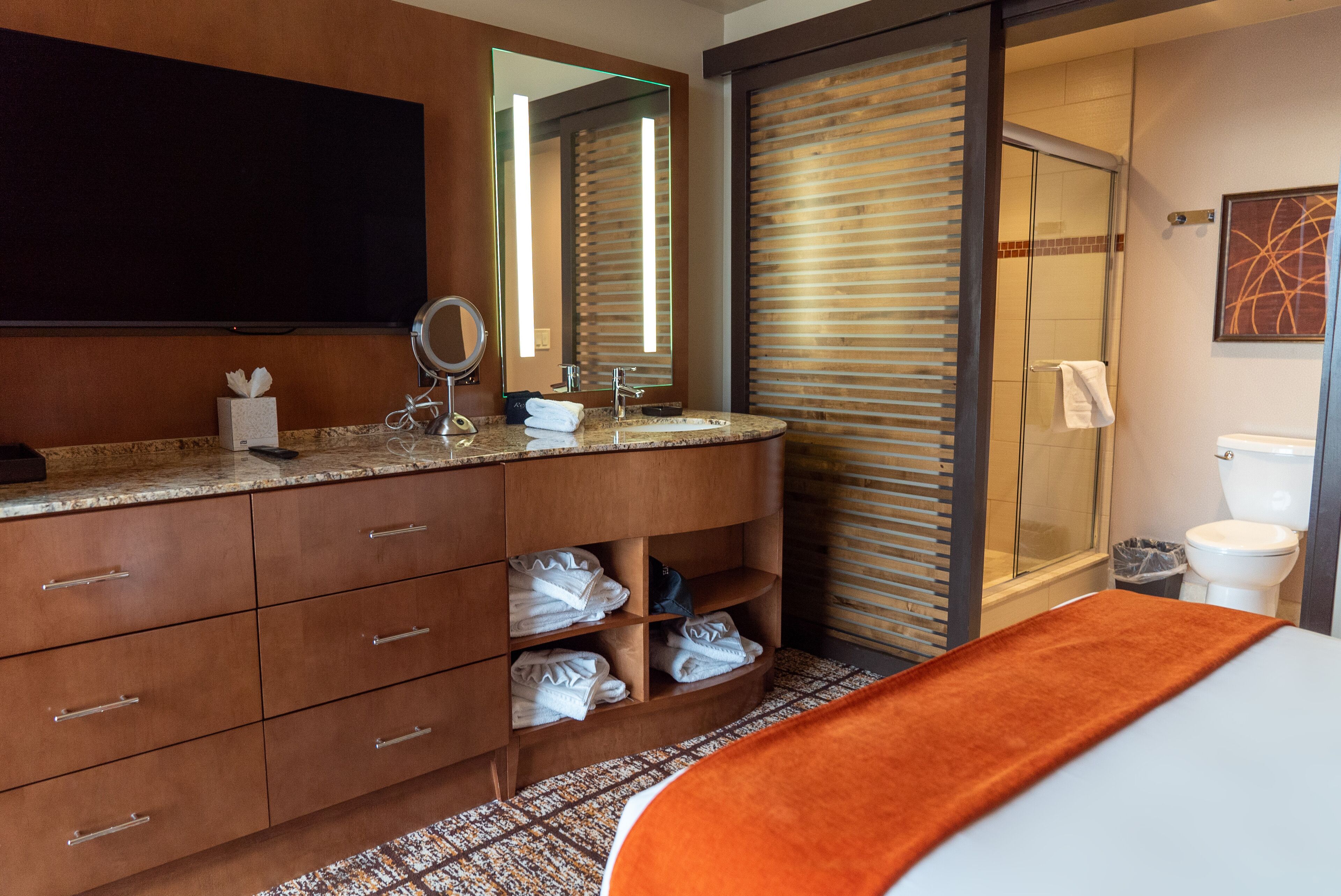 suite, 2 double beds (luxury double suite - non smoking) | bathroom | free toiletries, hair dryer, towels, soap