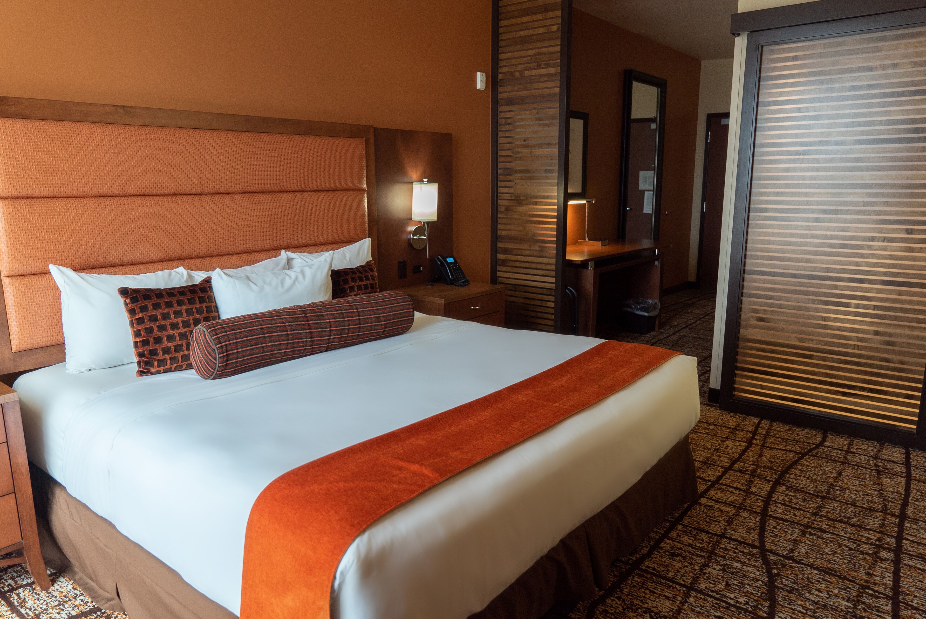 suite, 1 king bed, accessible (luxury king suite - non smoking) | 1 bedroom, hypo-allergenic bedding, in-room safe, desk