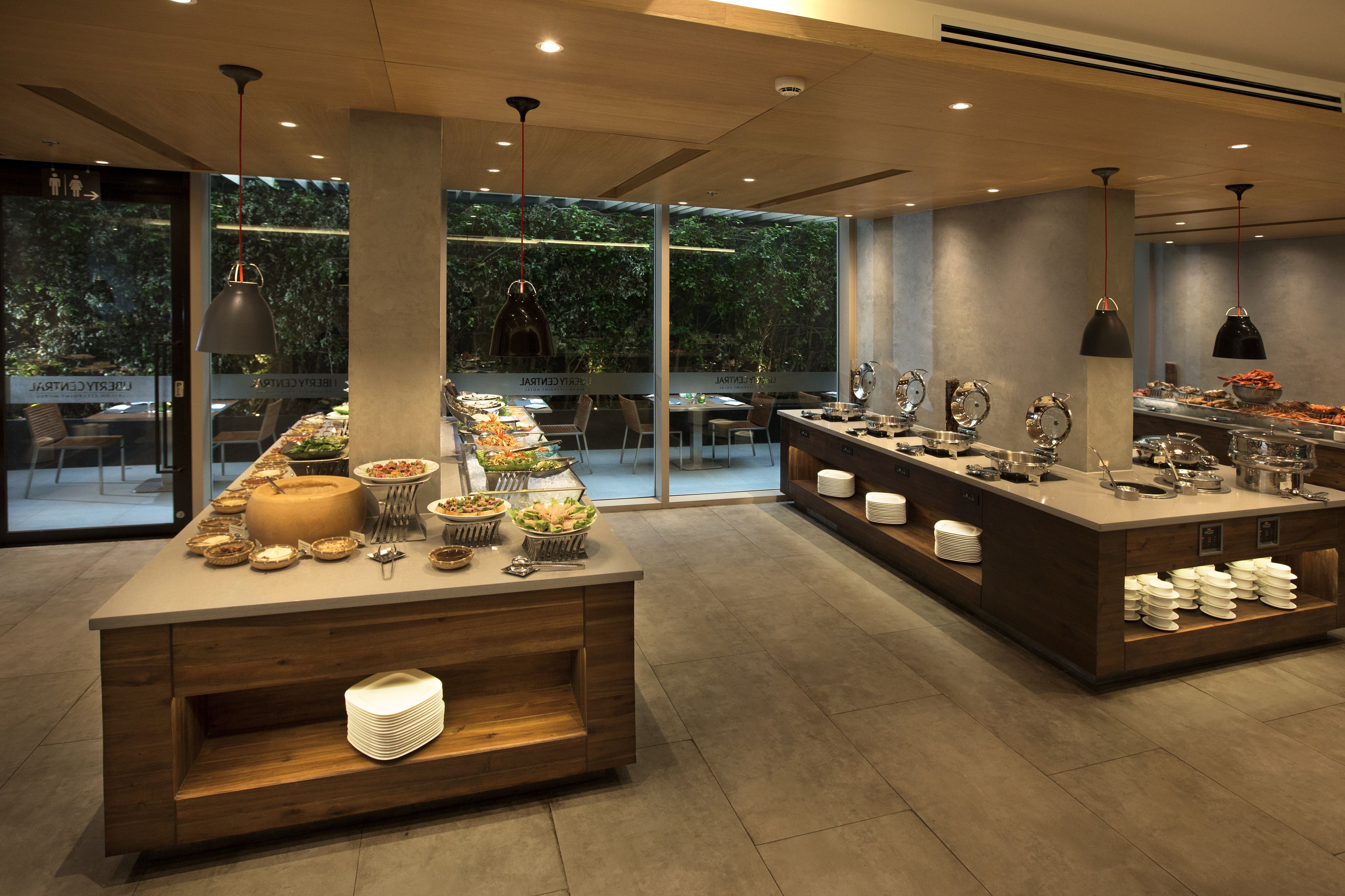 daily buffet breakfast (vnd 462000 per person)