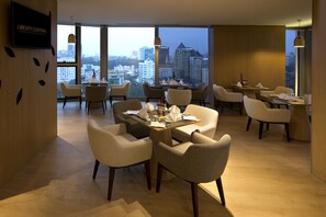 Executive lounge - Liberty Central Saigon Citypoint (Ho Chi Minh City)